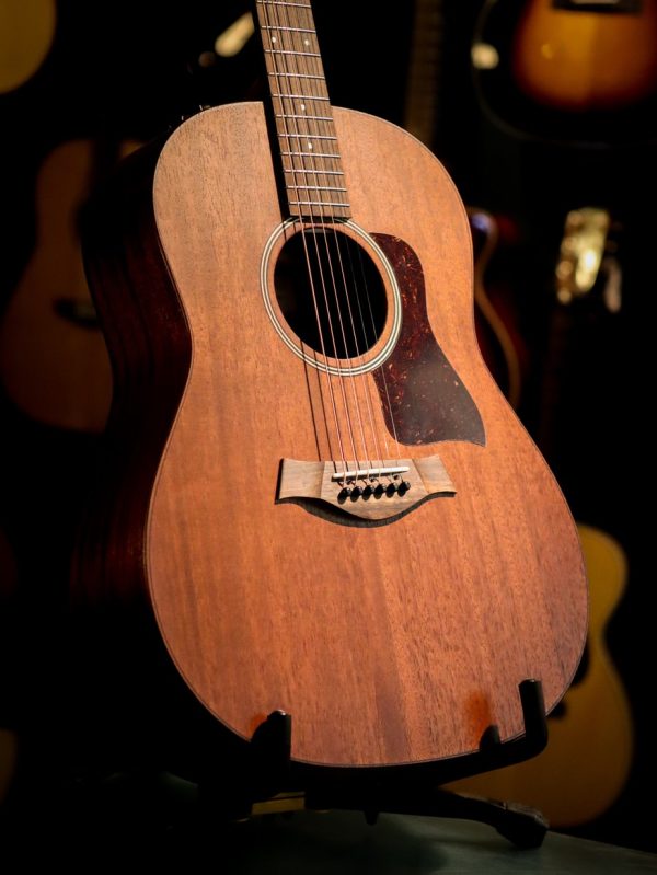 Taylor American Dream AD27-e V-class