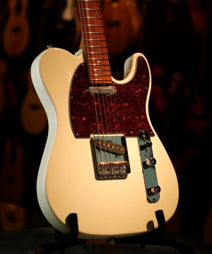 Larry Carlton T7 Antique White