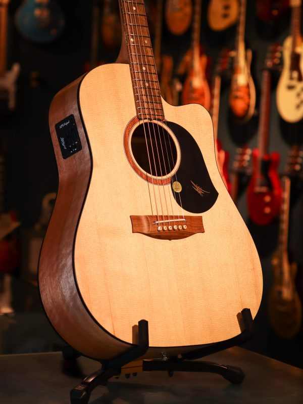 Maton SRS 60C