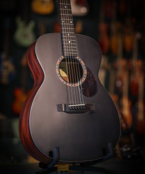 Eastman E2 OM-BK