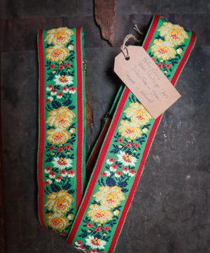Holy Cow Real Vintage 70 Yellow Rose On Green