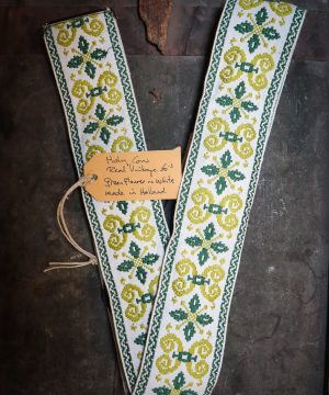 Holy Cow Real Vintage Green Flower N White