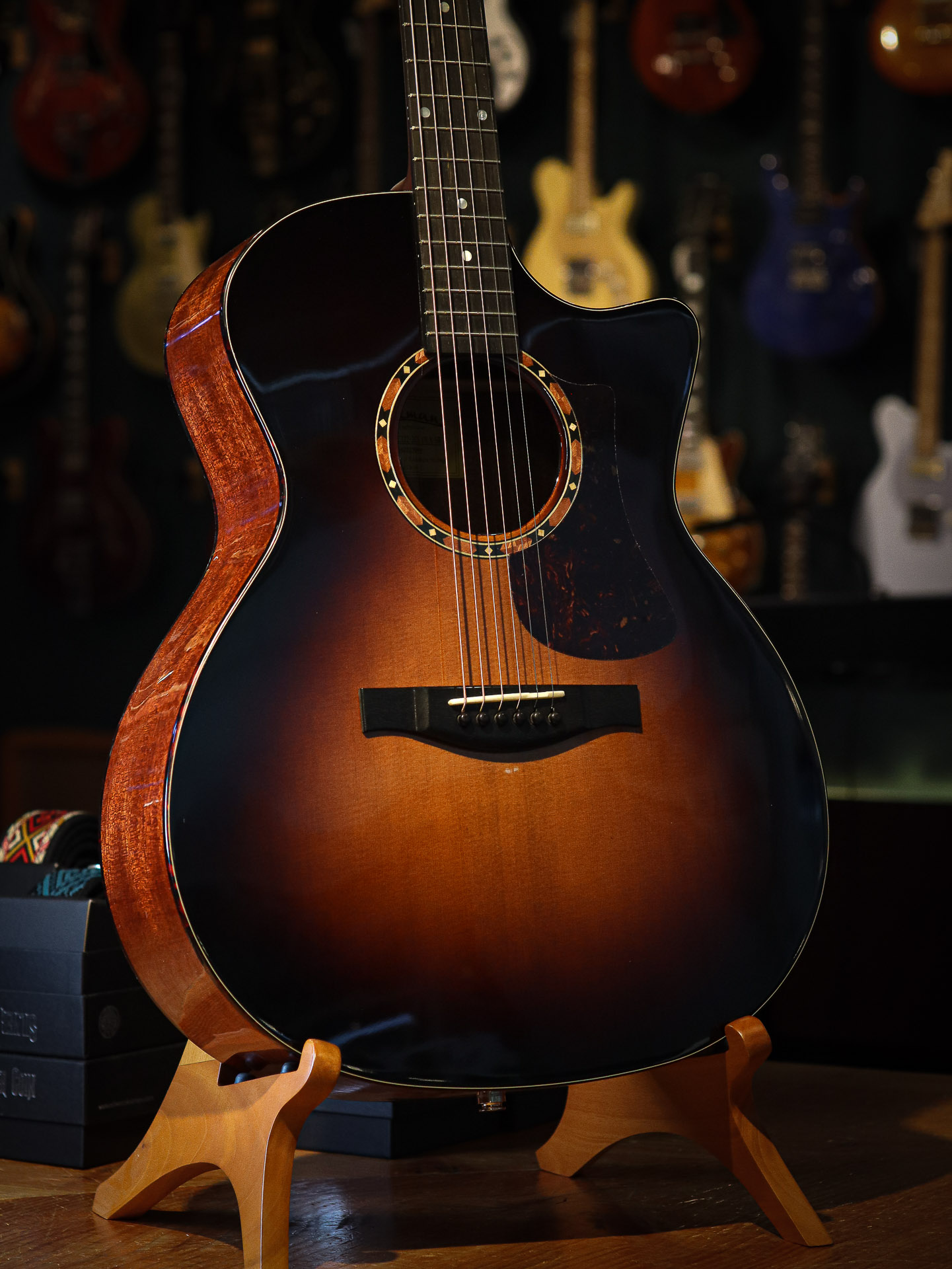 Eastman AC122-2CE-DLX