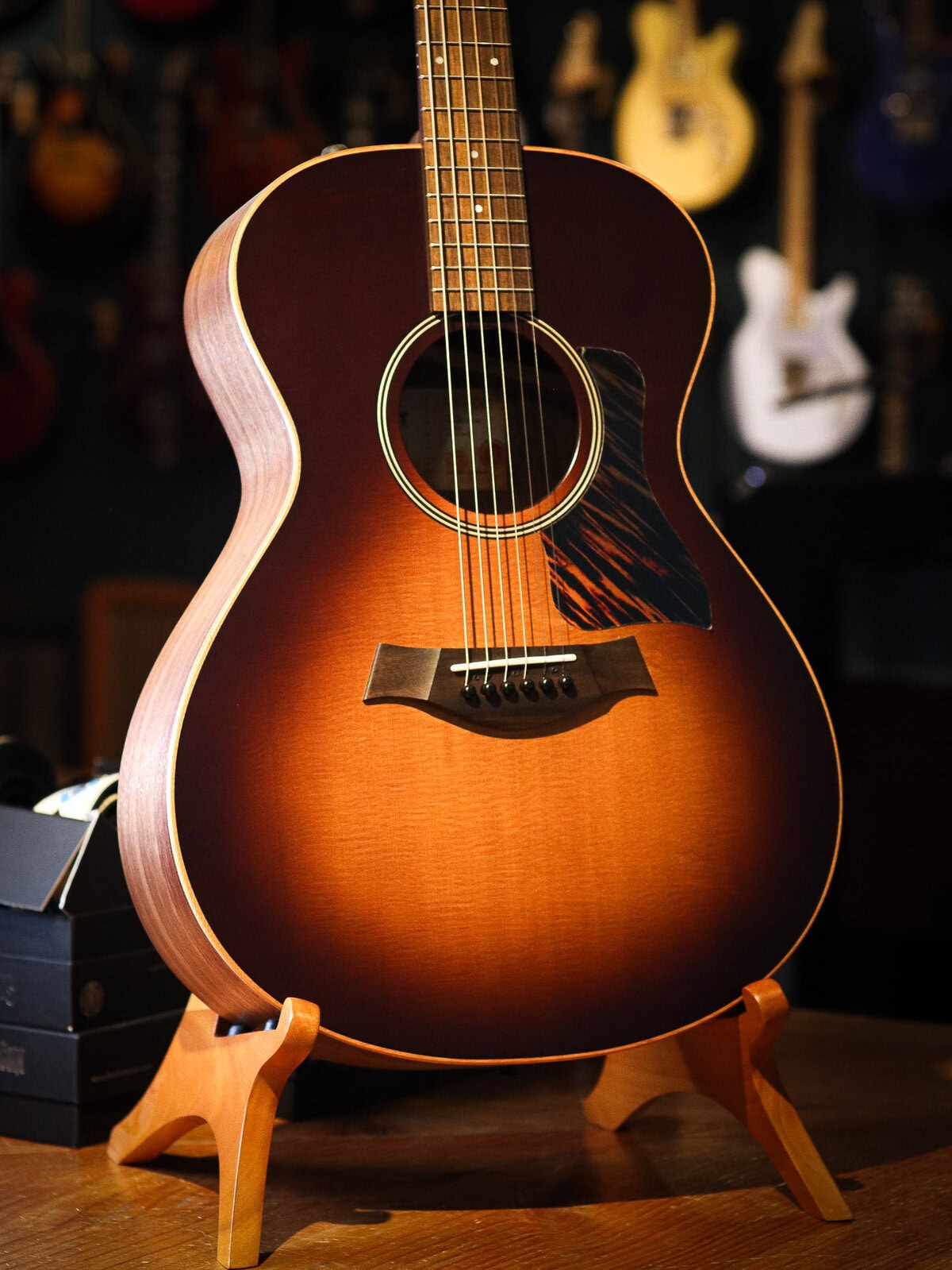 Taylor AD12e Sunburst