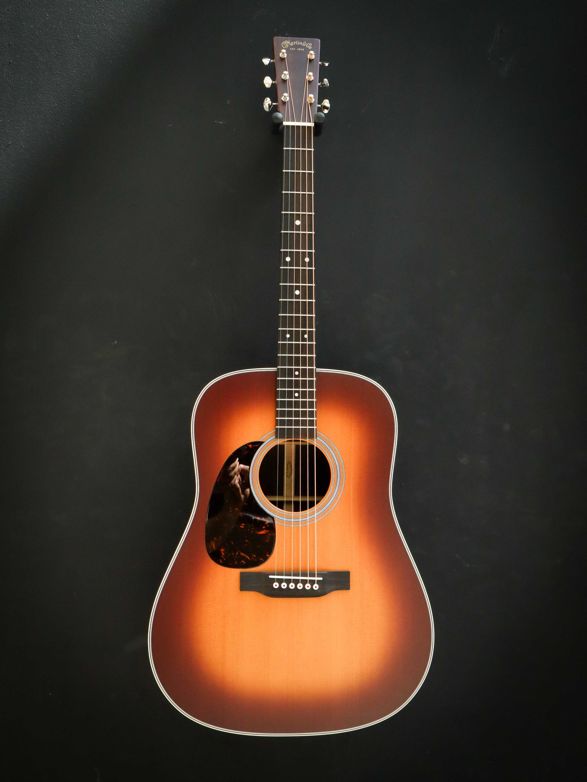 Martin D28 Amberburst Lefty 2023 Pre-Owned - Afbeelding 2